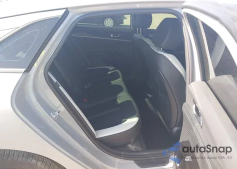 2025 Kia K5 Gt-Line из США, поврежденный, VIN KNAG64J75S5301401